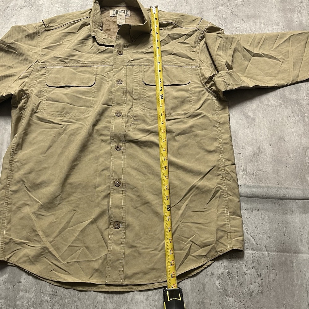 Duluth Trading Co Long Sleeve Button Down Shirt Mens Size M Tan Work Relaxed - Picture 4 of 7